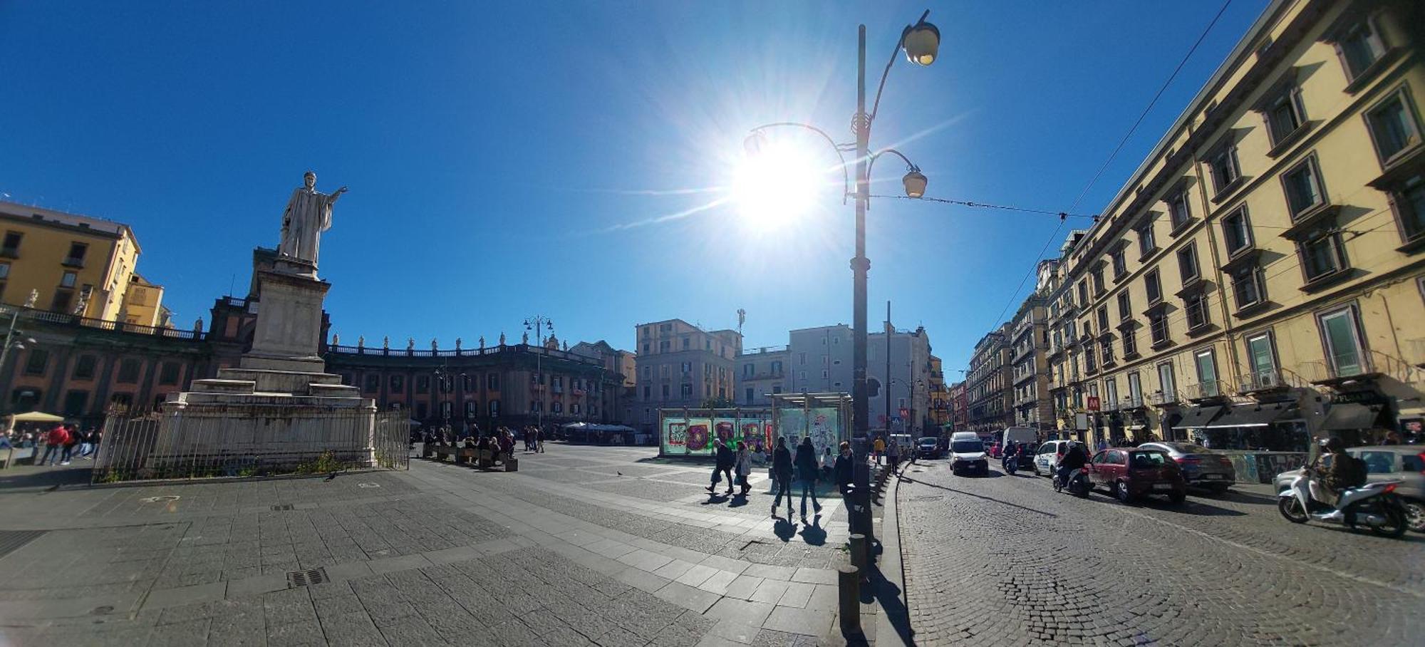 A Due Passi Da Dante Bed & Breakfast Napoli Exterior foto