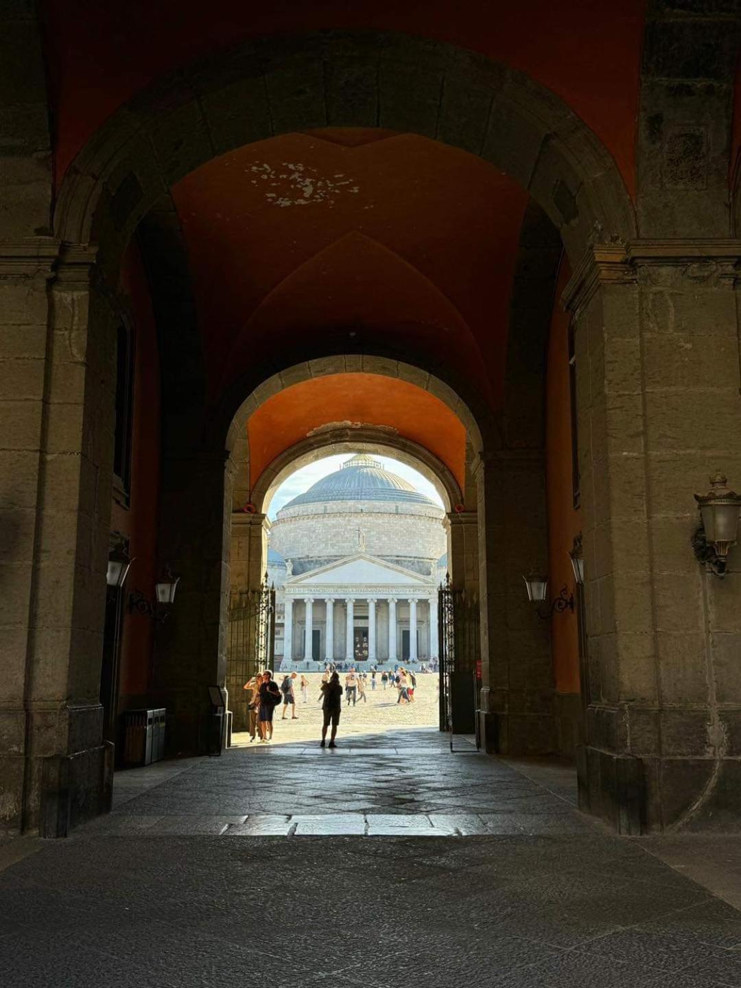 A Due Passi Da Dante Bed & Breakfast Napoli Exterior foto