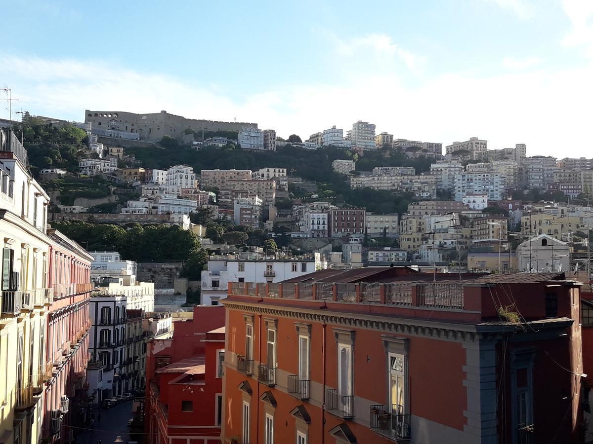 A Due Passi Da Dante Bed & Breakfast Napoli Exterior foto