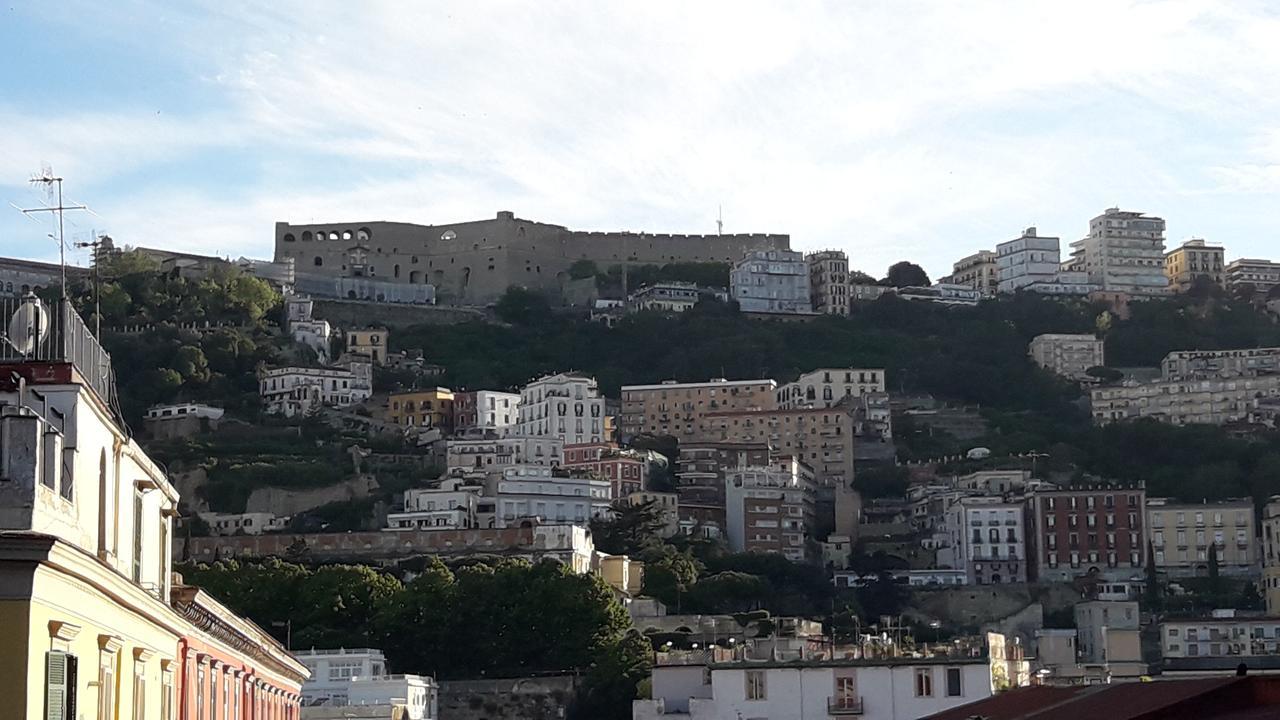 A Due Passi Da Dante Bed & Breakfast Napoli Exterior foto
