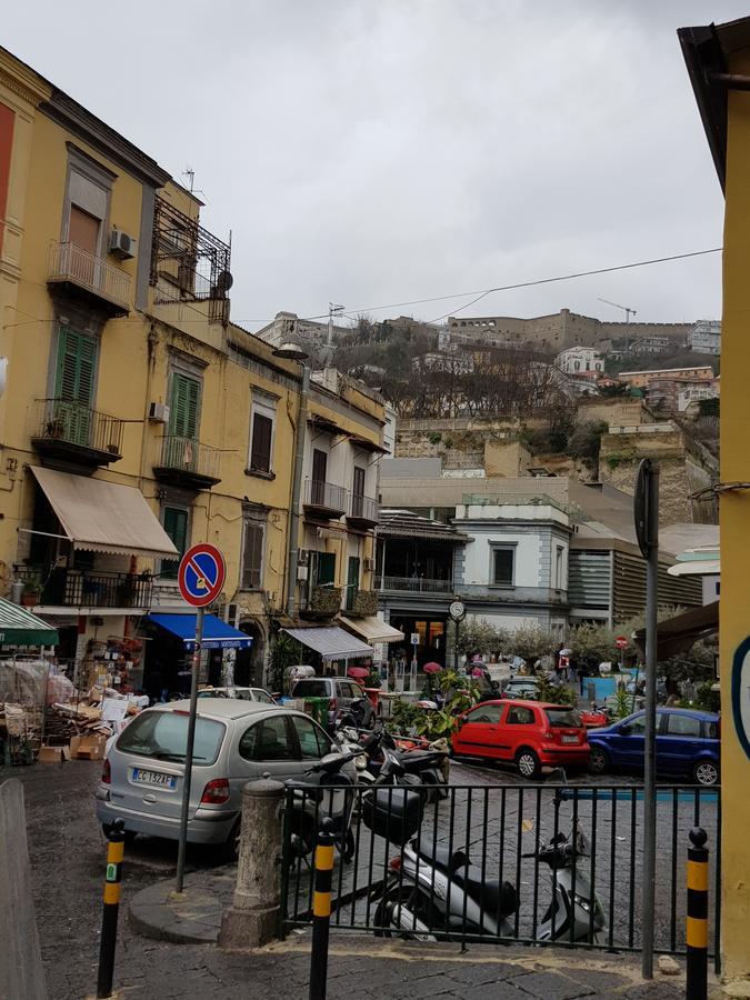 A Due Passi Da Dante Bed & Breakfast Napoli Exterior foto