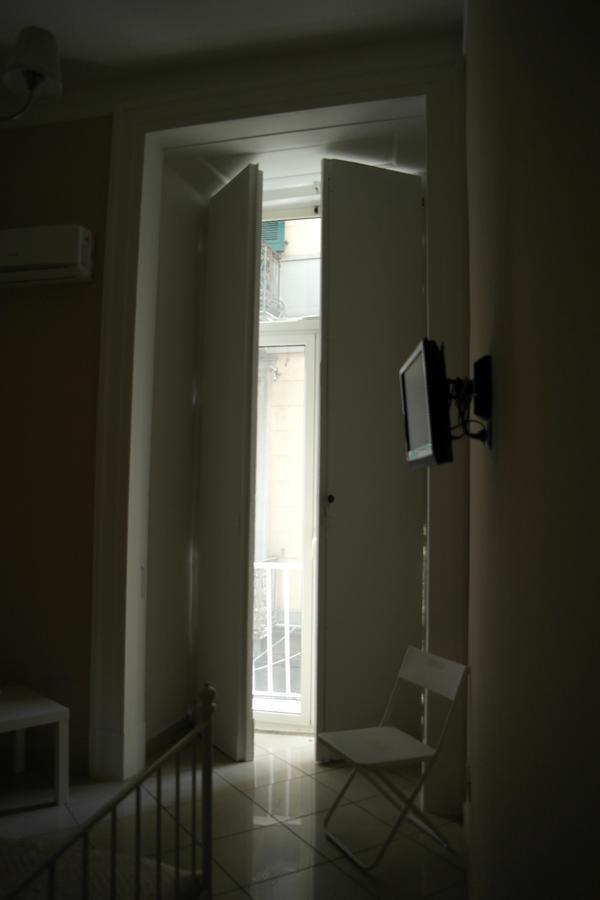 A Due Passi Da Dante Bed & Breakfast Napoli Exterior foto