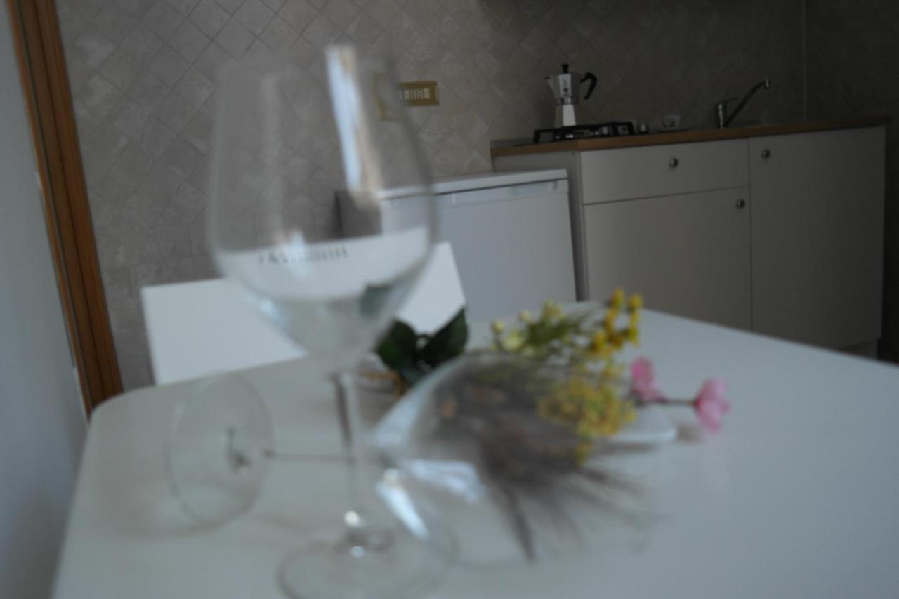 A Due Passi Da Dante Bed & Breakfast Napoli Exterior foto
