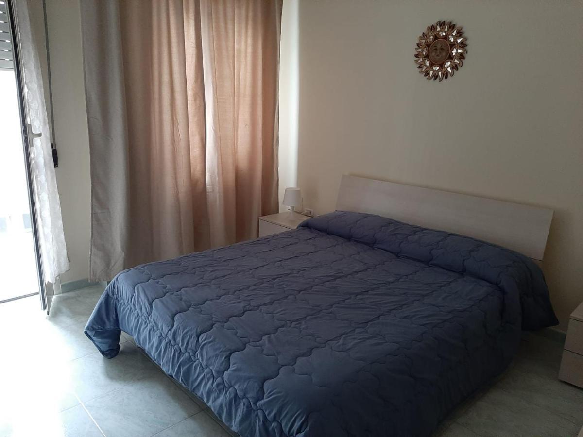 A Due Passi Da Dante Bed & Breakfast Napoli Exterior foto